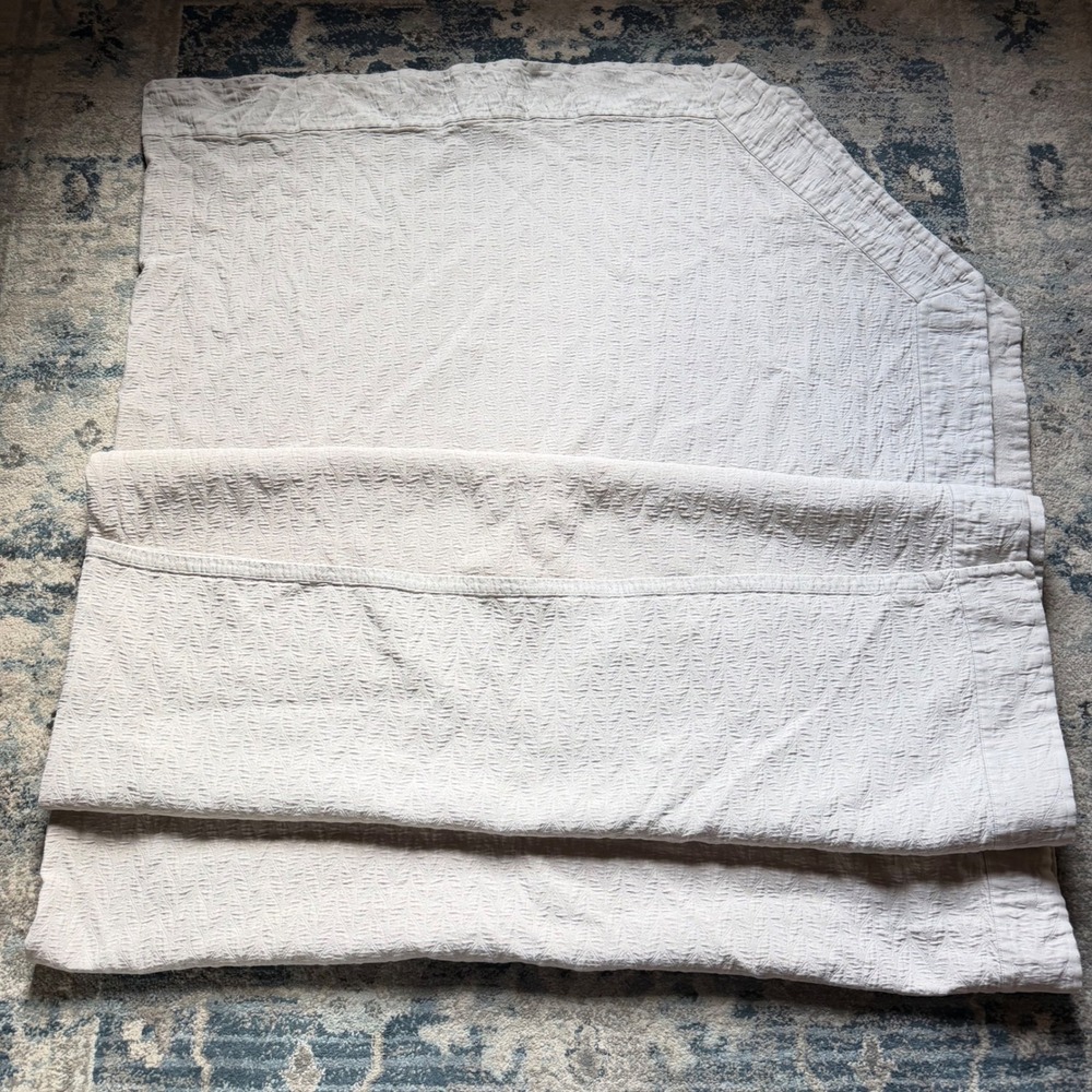 Frette Italy Luxury 100% Cotton White Matelassé Coverlet – Queen - Picture 2 of 9